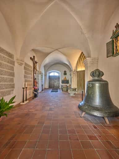 Stürmerin, Glocke in der Stiftskirche, Kapellplatz