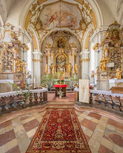 Altar der Pfarrkirche Mariä Himmelfahrt in Margarethenberg