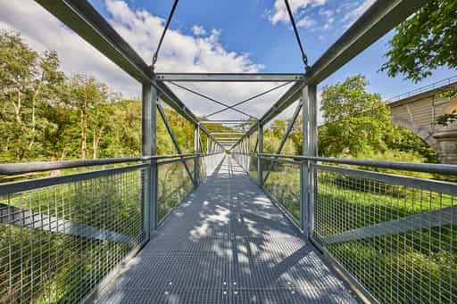 Neue Fahrrad und Fußgängerbrücke über die Alz, Garching