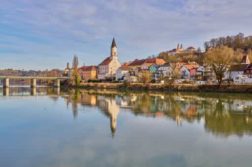 Blick zur Innstadt, Innpromenade, Passau, Niederbayern