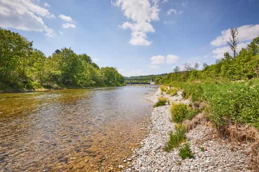 Alz Radweg bei Burgkirchen-Hirten, Oberbayern, Inn-Salzach